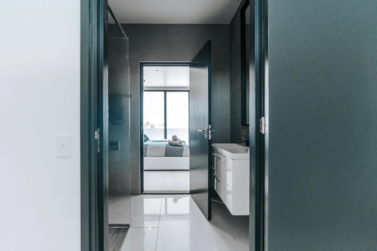 Gray Door Apartments - Adults Only Palm Beach Exteriér fotografie